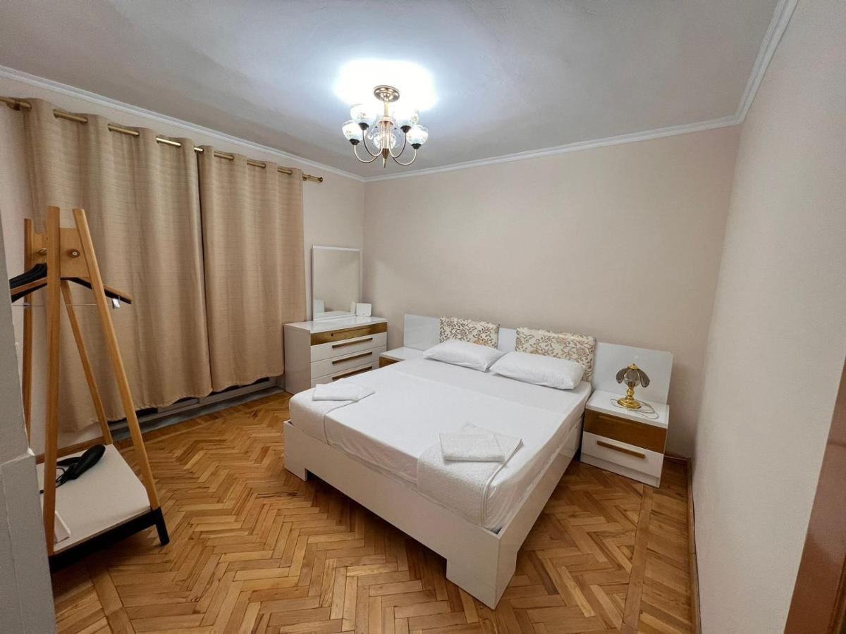Homeland Nest Tirana Buitenkant foto